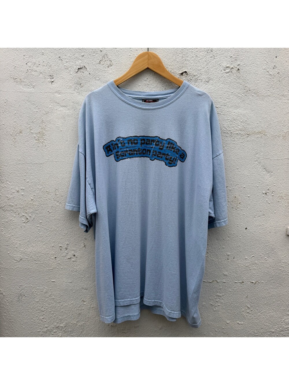 Vintage "The Office" Tv Show Graphic Print Tshirt y2k